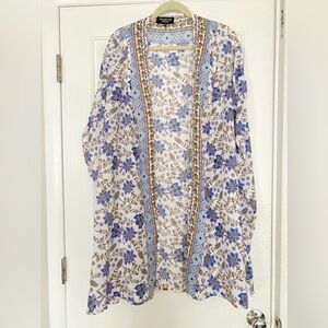 Feathers by Tolani kimono one size